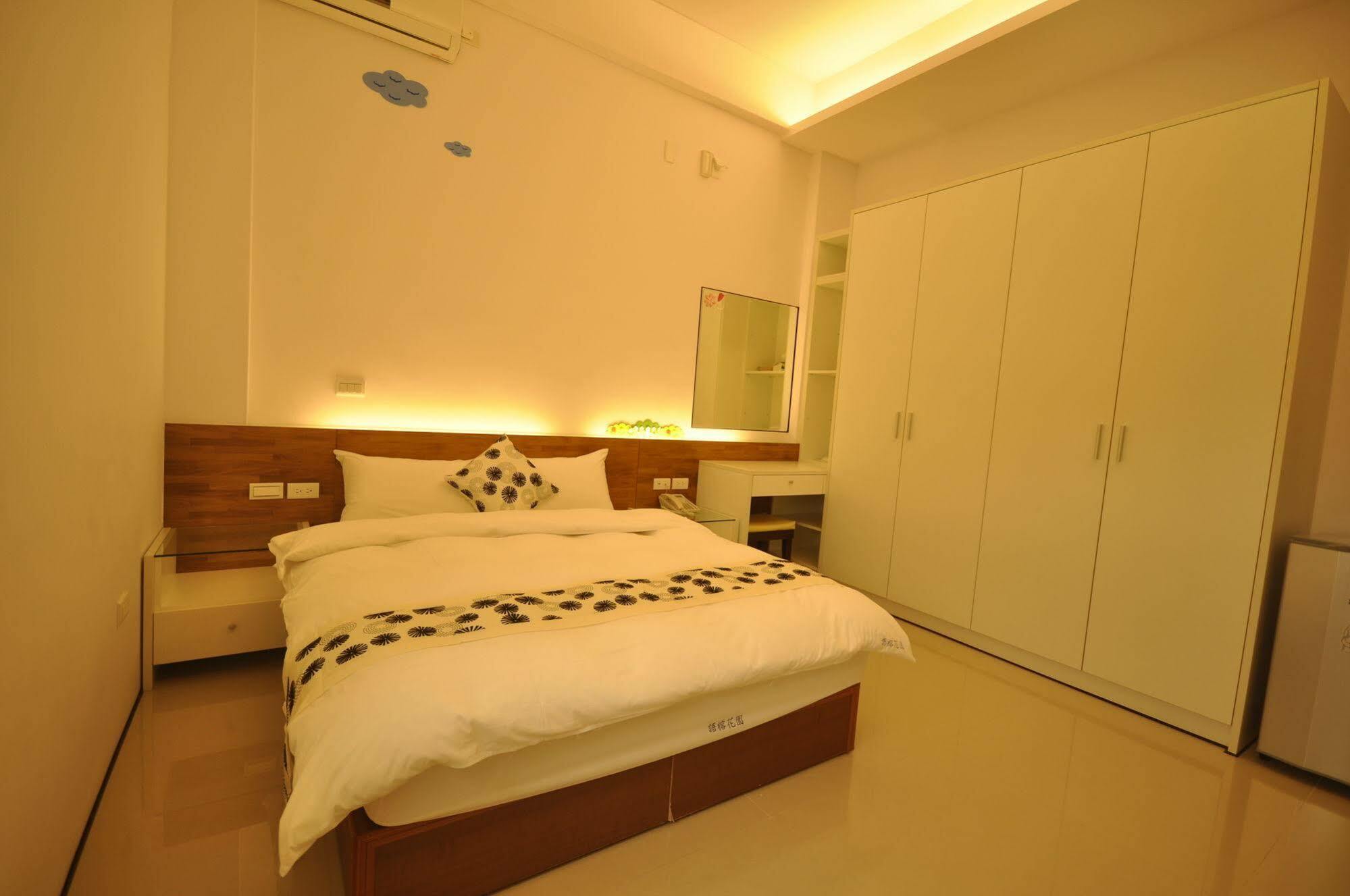 Yurong B&B Манонг Екстериор снимка